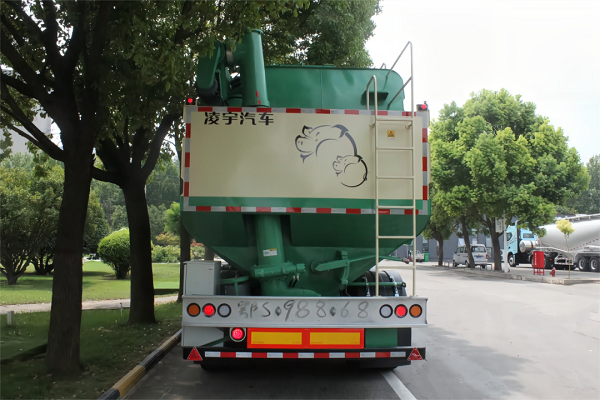 散裝雛禽飼料運輸半掛車